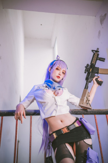 舌尖卷住花蒂